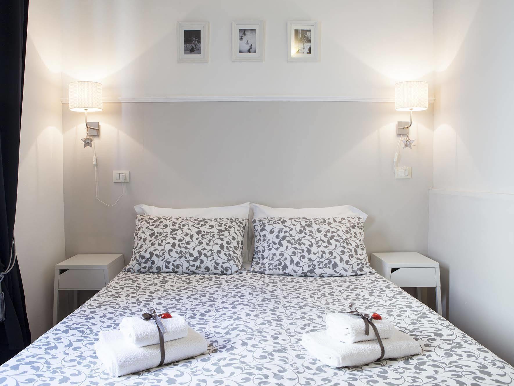 Piccarda Bed And Breakfast ฟลอเรนซ์ ภายนอก รูปภาพ