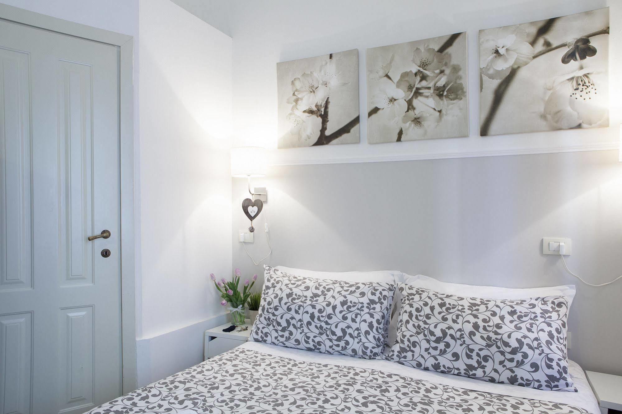 Piccarda Bed And Breakfast ฟลอเรนซ์ ภายนอก รูปภาพ
