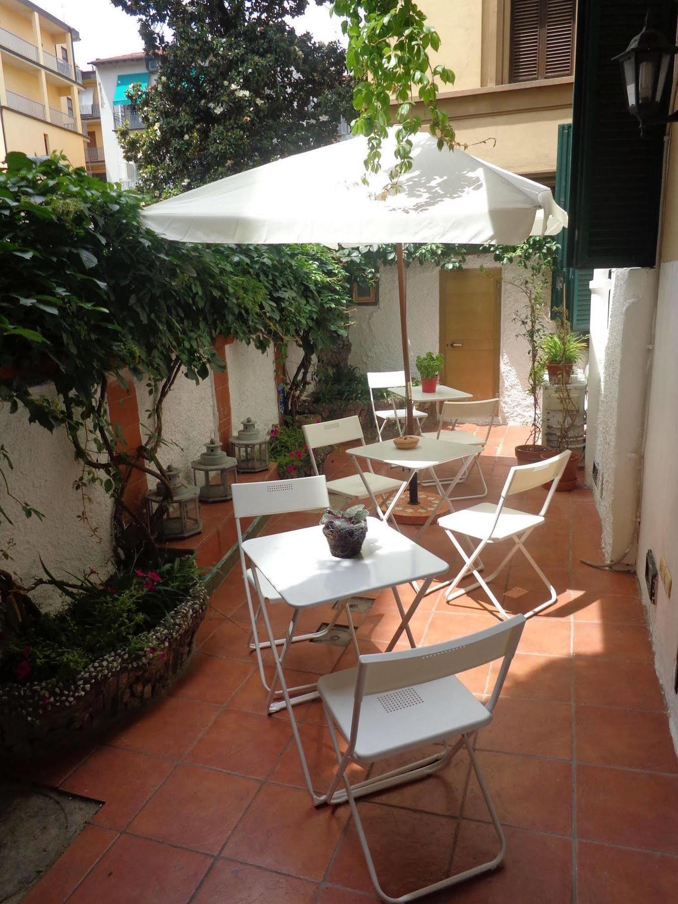 Piccarda Bed And Breakfast ฟลอเรนซ์ ภายนอก รูปภาพ